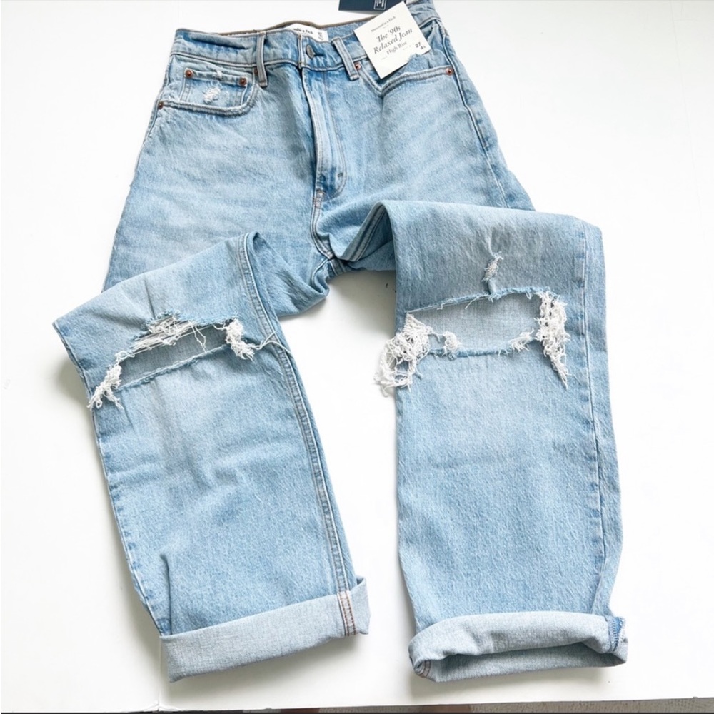 Abercrombie The 90’s Relaxed Jean High Rise New